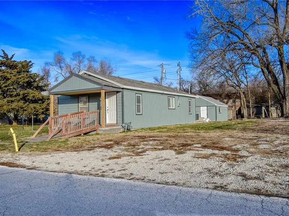 923 S 9th St, Kansas City, KS 66105
