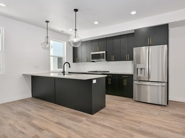 567 W 620 N, Centerville, UT