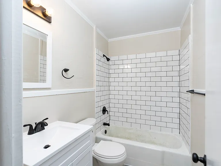 208 N Jefferson St — Photo 22