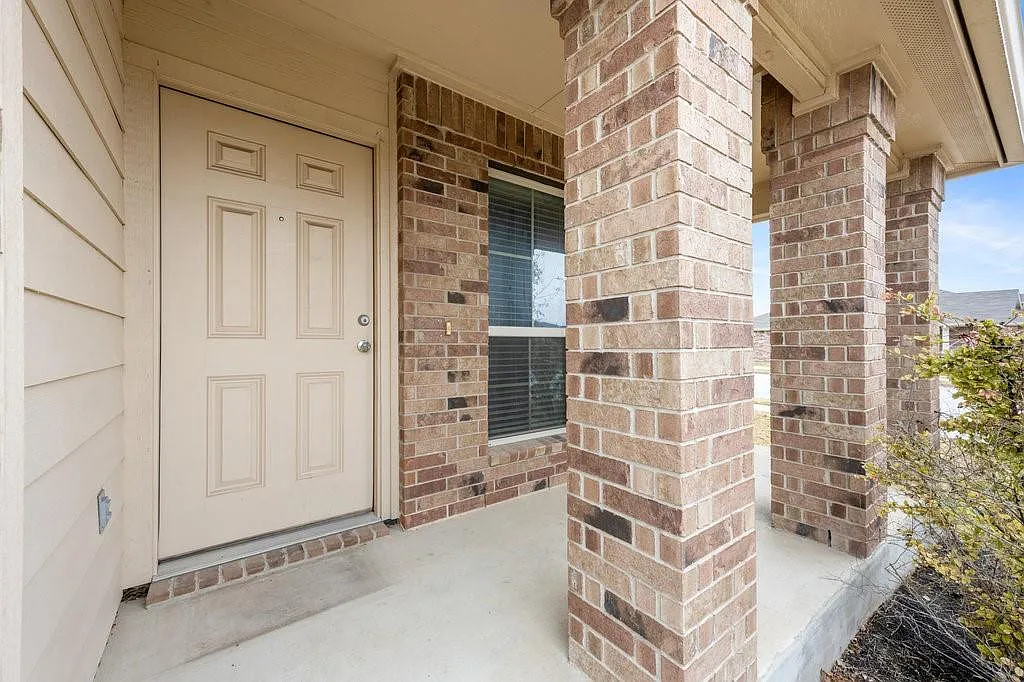 3 bed, 2.0 bath, 1793 sqft, $2,095 — Photo 4