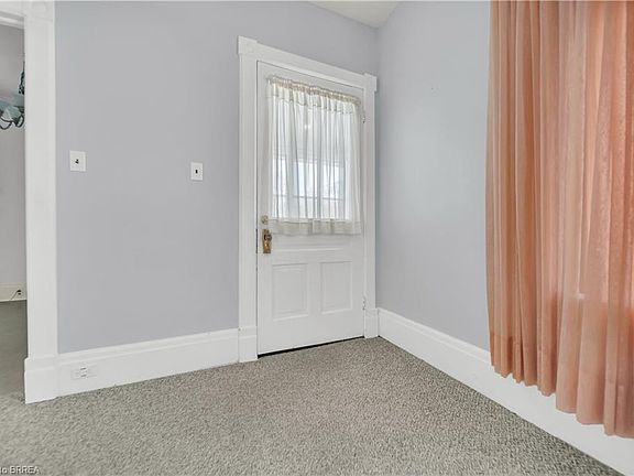 5th image of 141 Samuel St