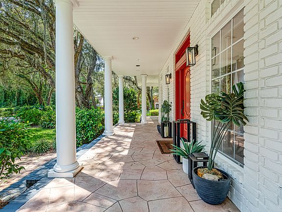 4th image of 111 Troy Cir
