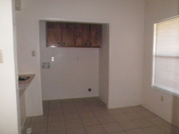 Breakfast/Dining Area