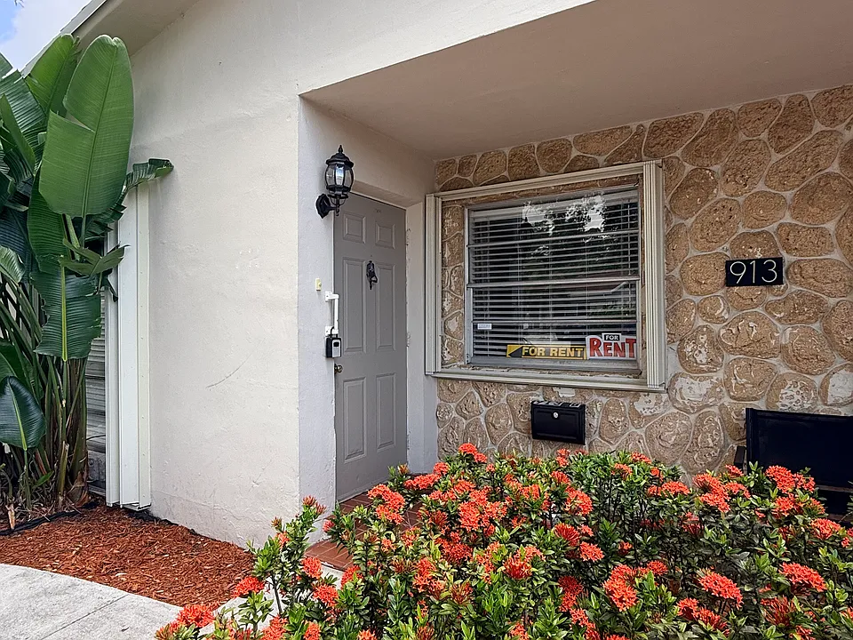 913 Orange Isle #B