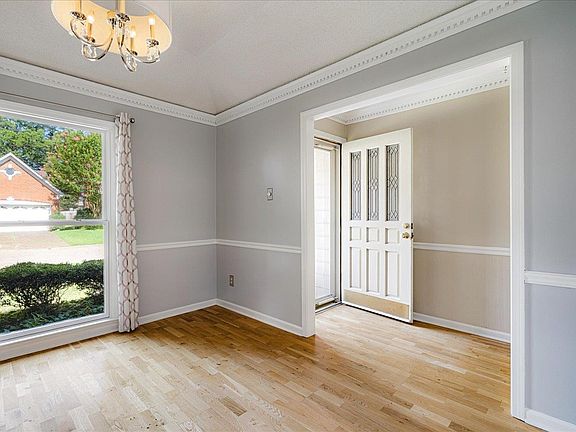 4th image of 3978 Muirfield Dr