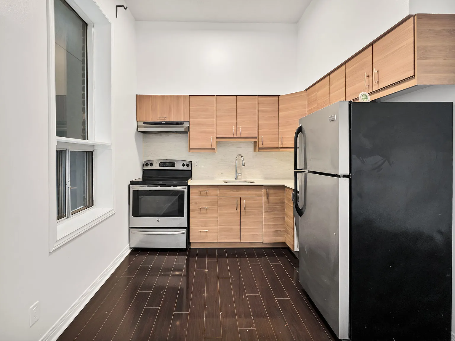 3 Spencer Avenue — Photo 2