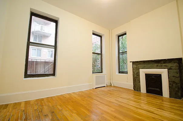 Rented by Compass | media 23