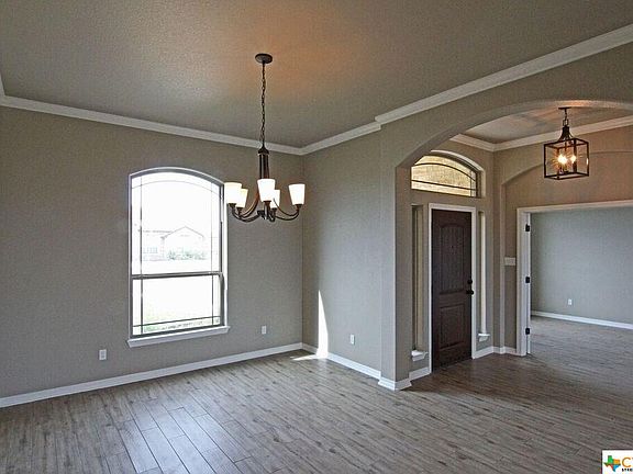 5th image of 3102 Saint Matthew St