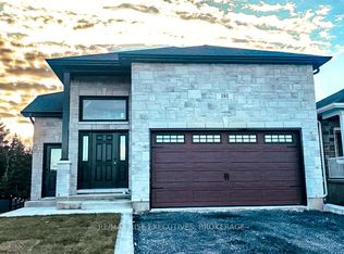 181 Creighton Dr #B, Loyalist, ON K0H2H0