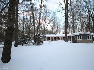 2211 Eleven Mile Rd NE, Rockford, MI 49341