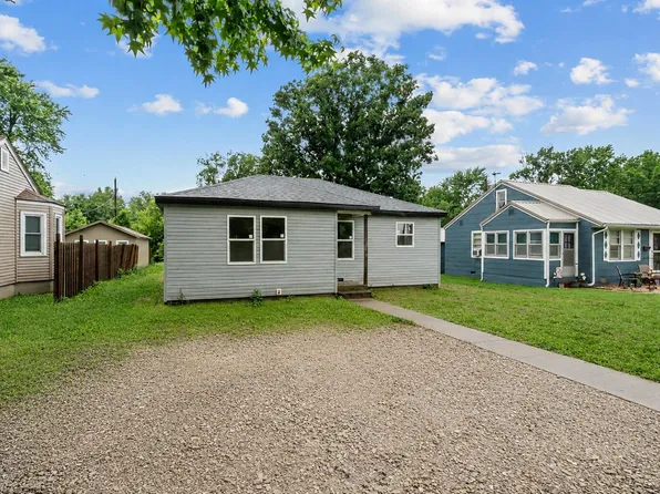 1003 S Rinker Avenue, Aurora, MO 65605