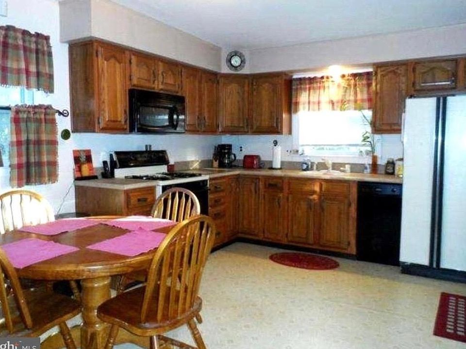 2nd image of 246 Stetser Ave