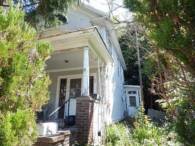 2nd image of 21 Rose Ave