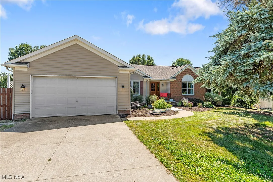 10042 Coblentz Ave NW photo 1