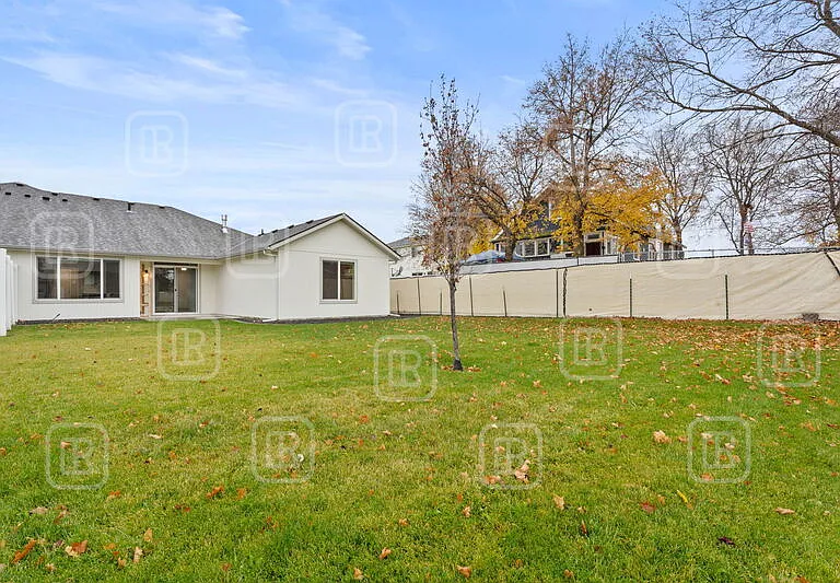 17020 E Knox Ln — Photo 33