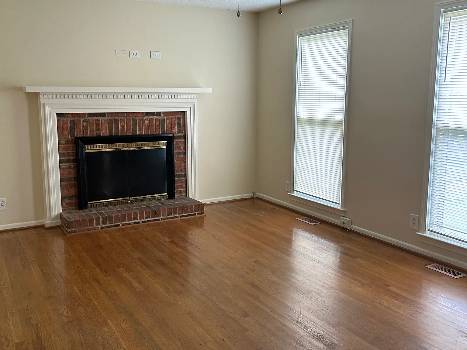 4 bed, 1800 sqft, $1,695 — Photo 2