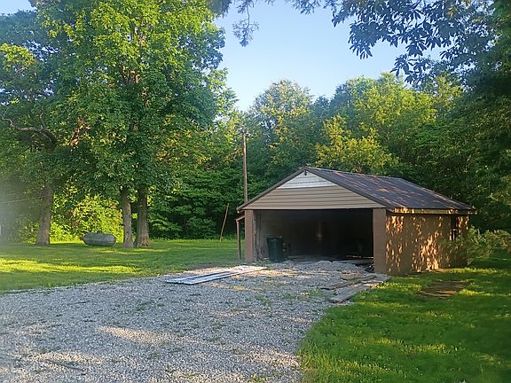 2nd image of 31203 Honey Locust Rd