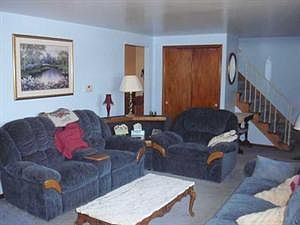 5th image of 17 Meadow Lea Dr