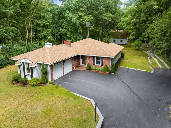 94 Wilbur Rd, Lincoln, RI 02865