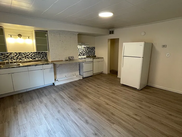2516 Josephine St — Photo 13