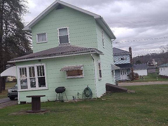 2nd image of 141 S 10th St