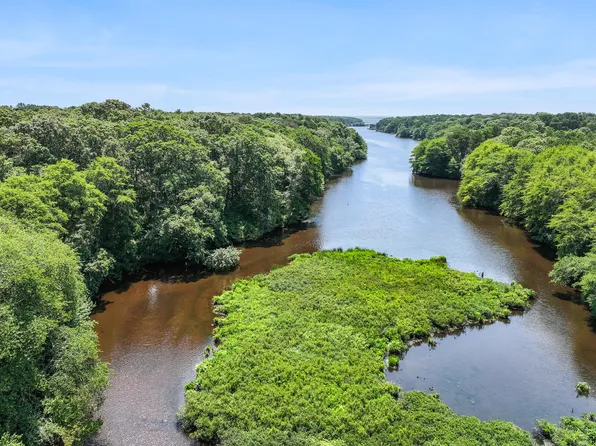 57 Red Brook Road, Waquoit, MA 02536