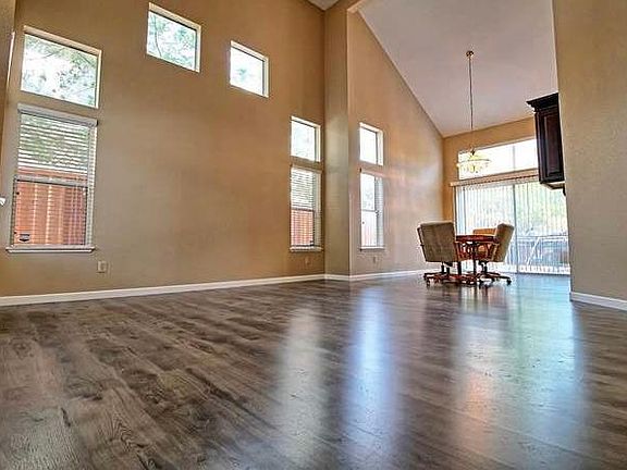 4th image of 1355 Pickford Ct