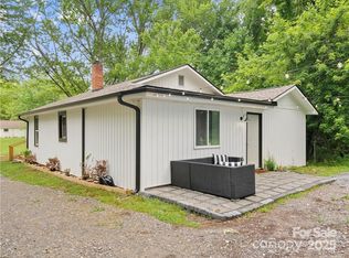 479 Enka Lake Rd, Candler, NC 28715