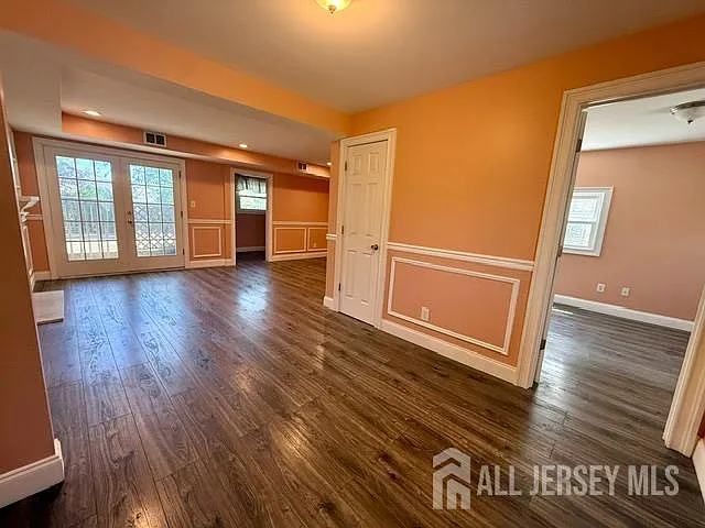 5 Sussex Ct — Photo 6