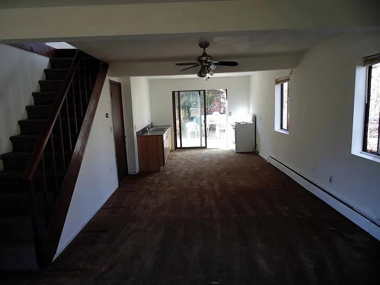 Stony Hollow Dr — Photo 11