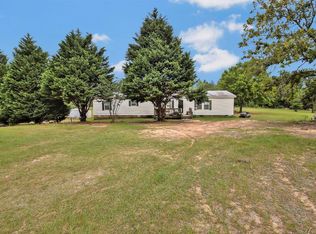 631 Bridlepath Ln, Box Springs, GA 31801