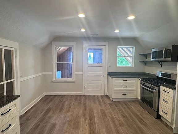 3rd image of 5017 N Western Ave