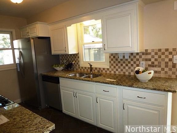 5th image of 565 Willow Ln