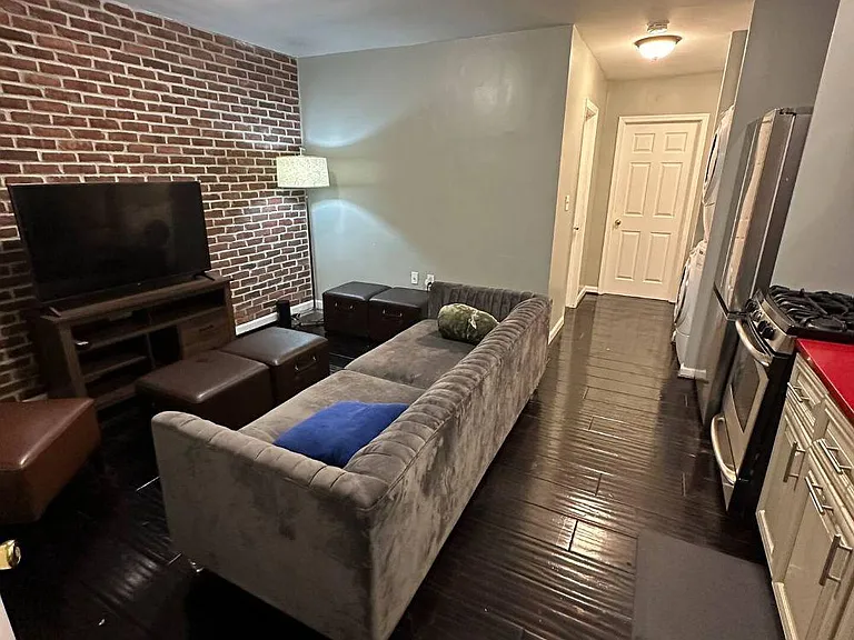 1726 H St NE — Photo 1