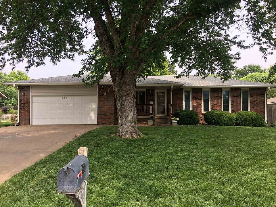 1st image of 820 S Surrey Ln