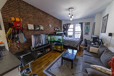 Rented by Metropolitan Realty
