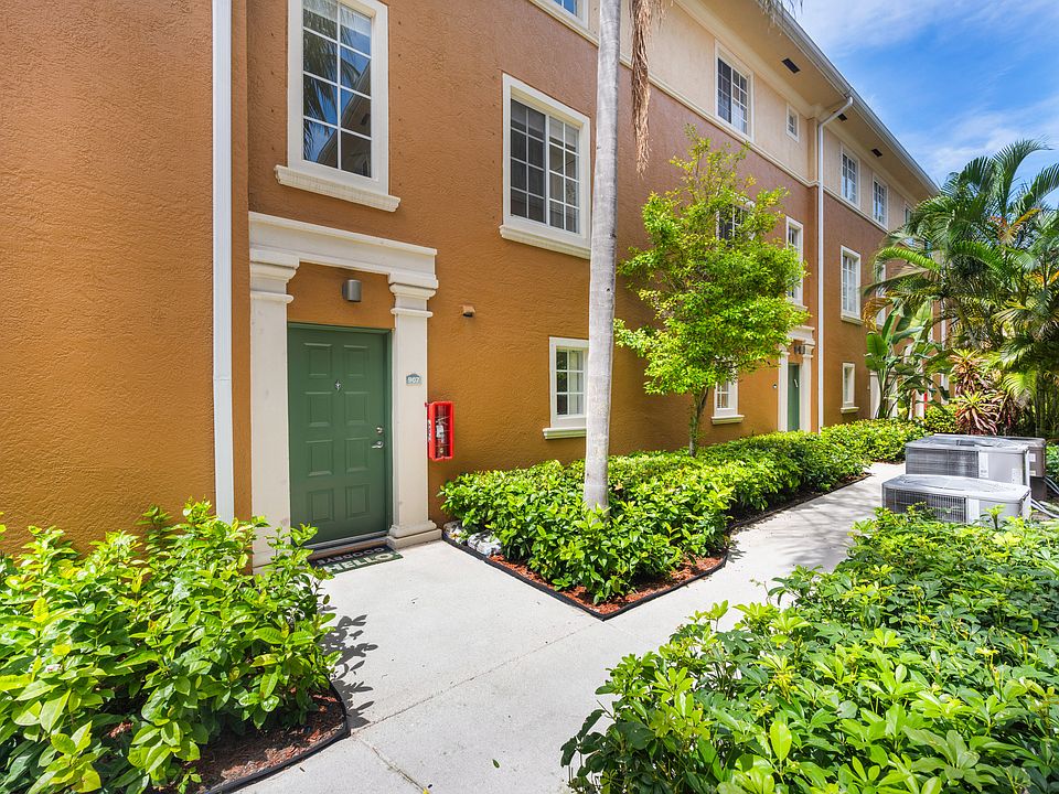1st image of 2845 NE 185th St APT 907
