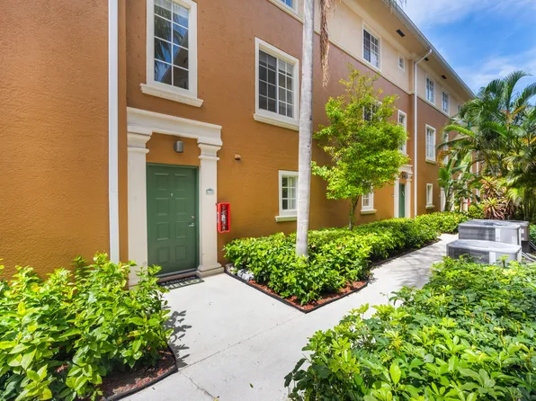 2845 NE 185th St APT 907, Aventura, FL 33180