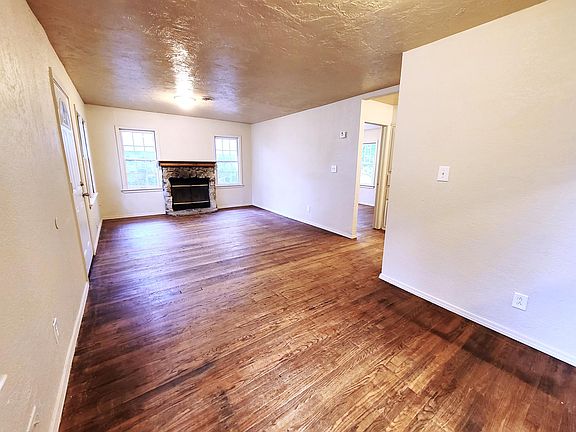 2nd image of 4404 SE 21st St