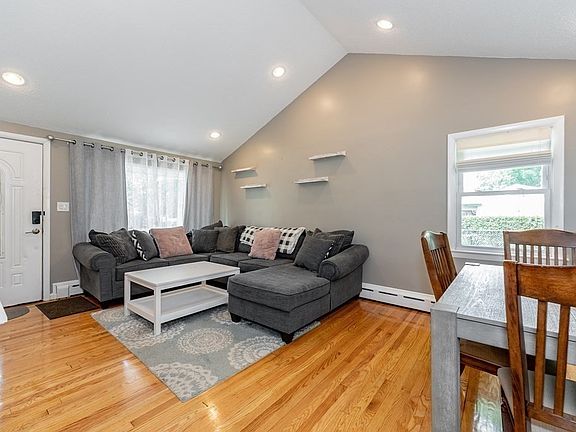 2nd image of 45 Slumber Ln