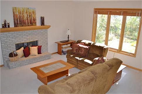 3rd image of 5205 Oakridge Dr