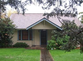 832 NE 10th St, Grants Pass, OR 97526