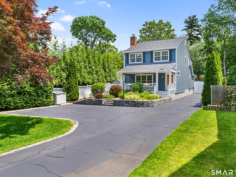24 Herman Ave — Photo 3