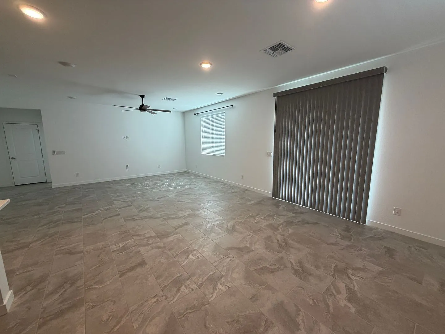 3 bed, 2.0 bath, 1776 sqft, $2,100 — Photo 3