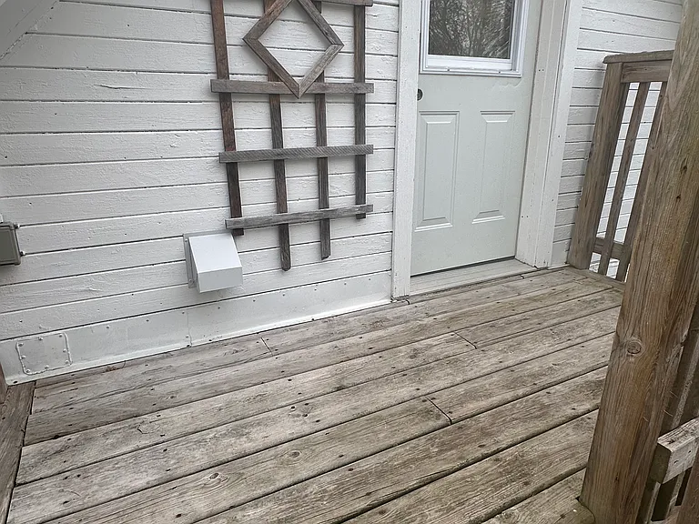17 Thornton Ave #UPPER — Photo 13