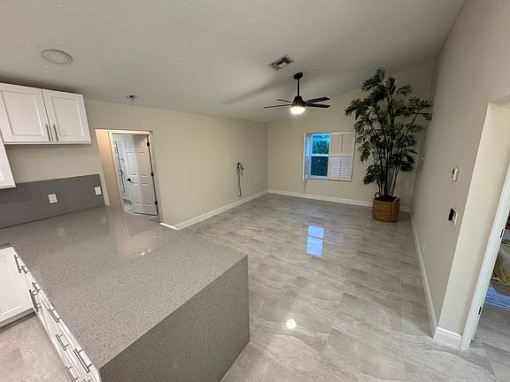 4th image of 1327 Lake Breeze Dr