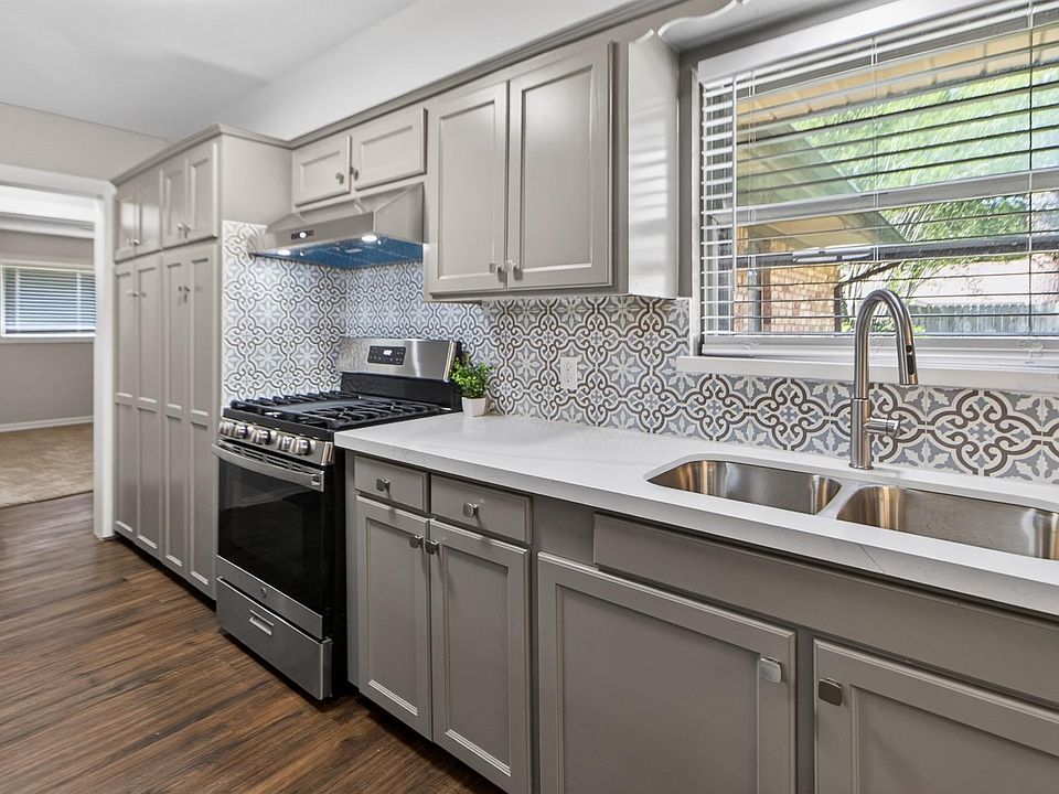 1st image of 2027 Ottawa Ln
