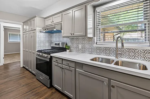 2027 Ottawa Ln Photo 1