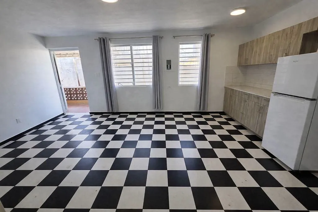2 bed, 1.0 bath, 1000 sqft, $1,600 — Photo 1