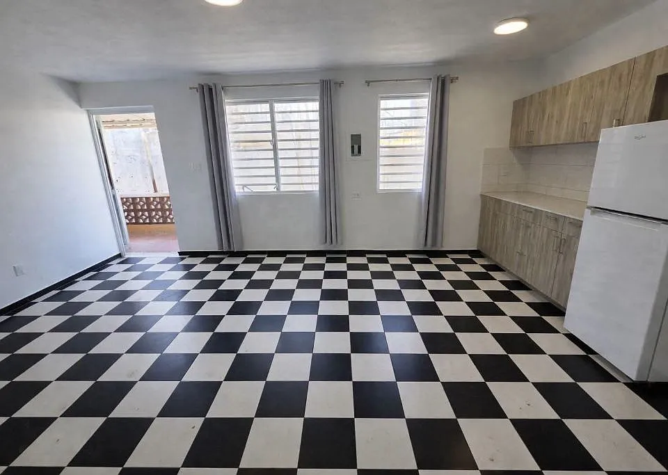 1718 Calle Colon
